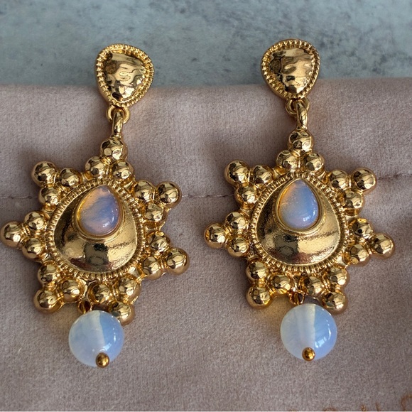 8 Other Reasons Libra Earrings Gold & Opalite Drop NWT - Picture 3 of 5